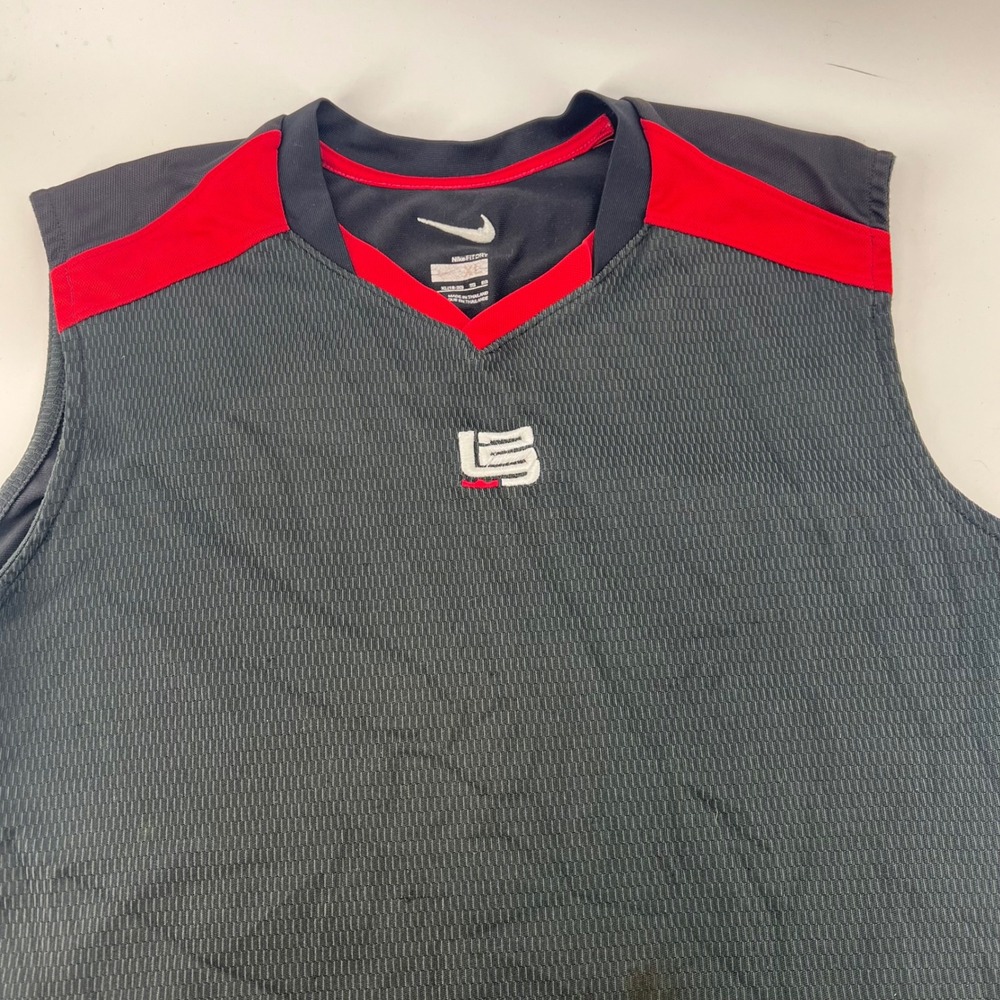Nike LeBron James Basketball Jersey‎ Tank Top Black Red Youth XL 18-20 - Picture 6 of 13